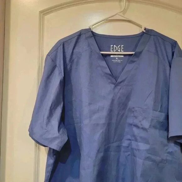 Edge By IRG Men's Ciel Blue Poly/Rayon/Spandex Blend V-Neck Scrub Top NEW - Picture 3 of 10